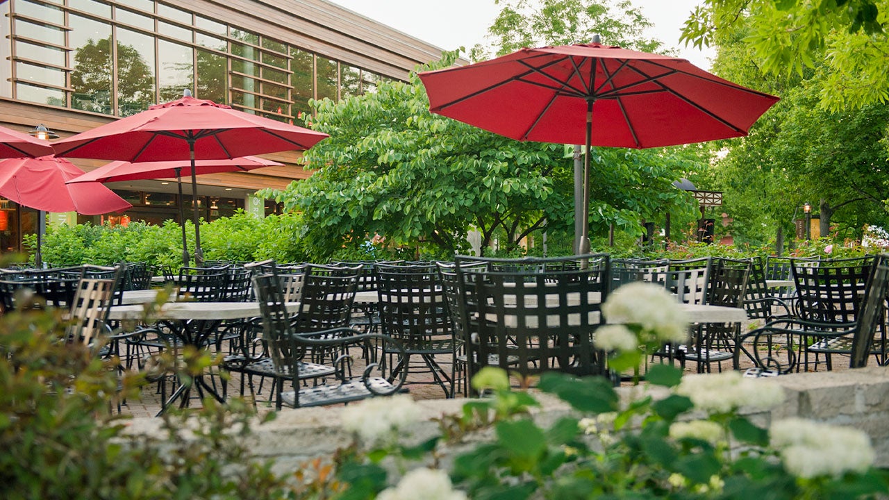 BMO Market Terrace tables and seating outside the Ravinia Market